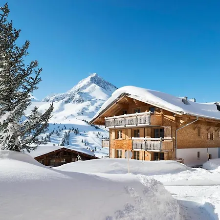 Alpinlodges 아파트호텔 4*